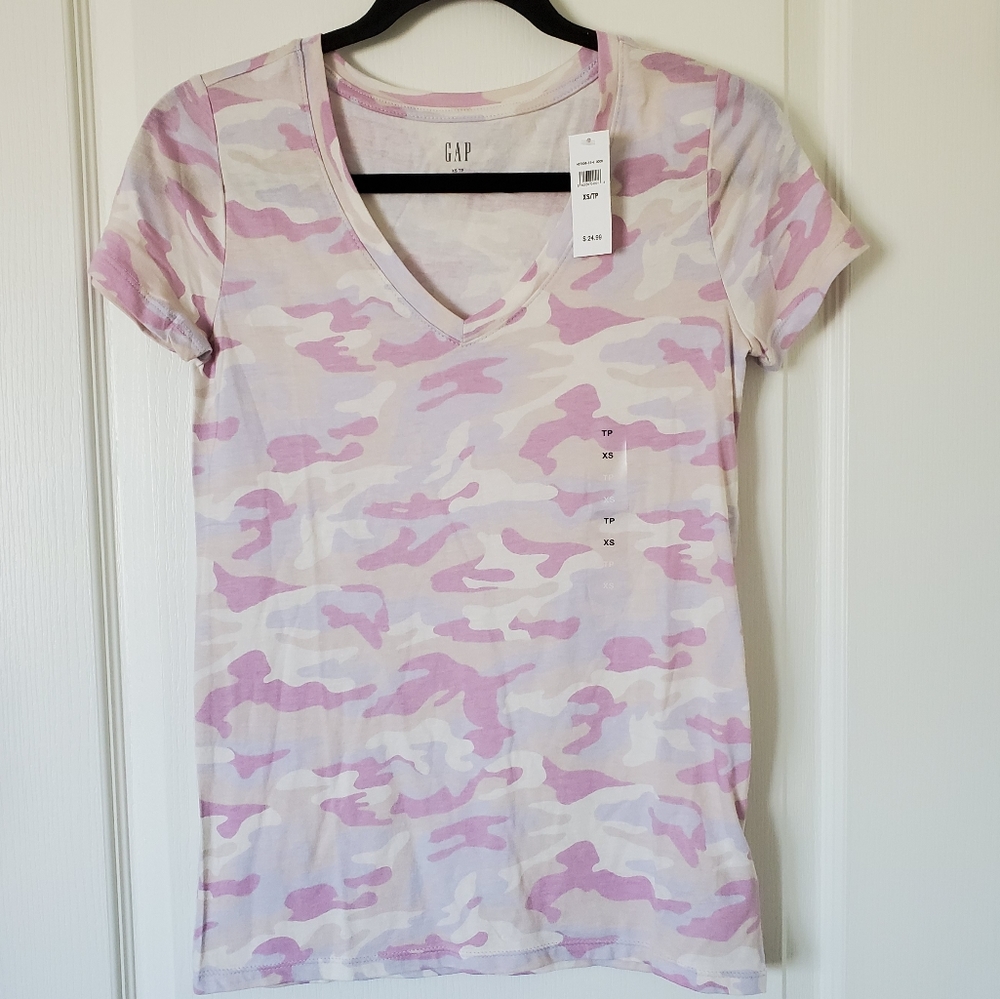 GAP NWT Pink Camo T-SHIRT SZ. XS